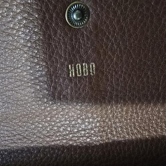 Hobo Brown Soft Leather Wallet twofold with snap closure and floral lining - Picture 3 of 8
